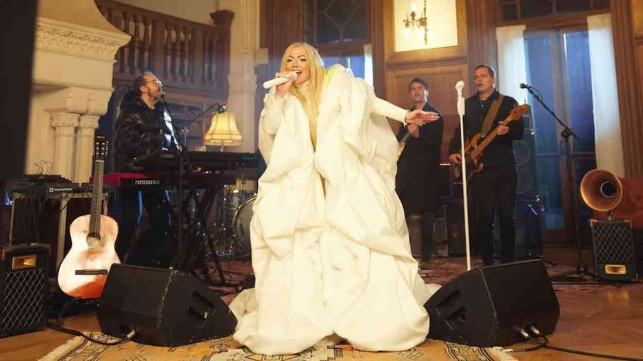 Amaia Montero, durante su actuación en ‘La casa de la música’. RTVE