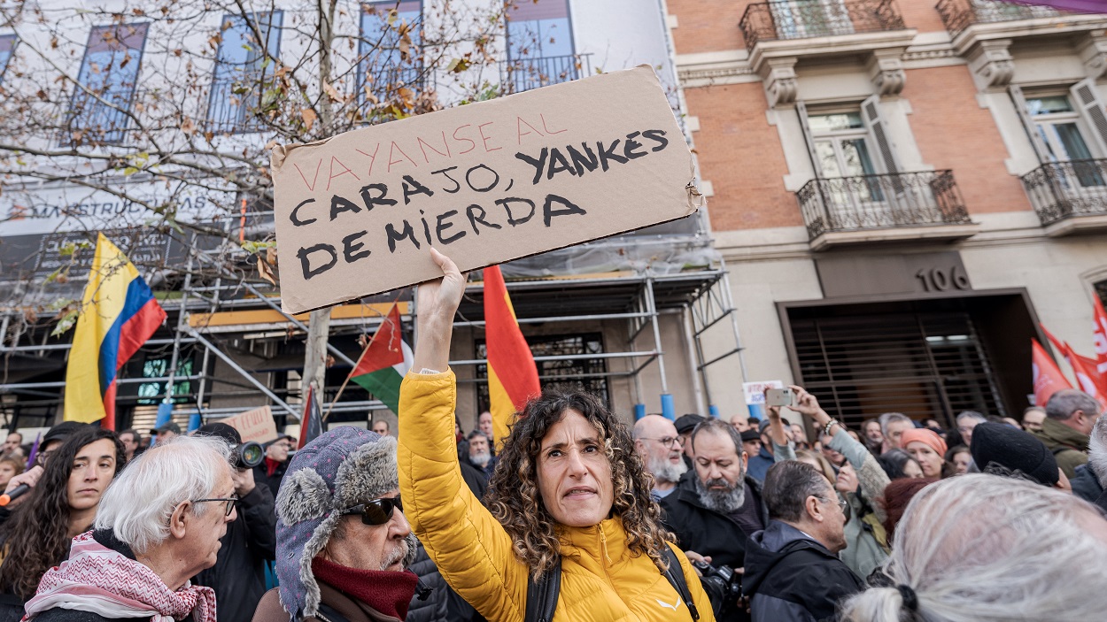 Manifestantes contra el ataque de Estados Unidos a Venezuela en Madrid. EP