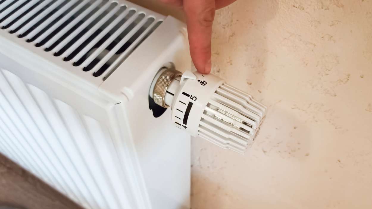 ¿Dejar la calefacción encendida toda la noche cuando hiela Esto es lo que dicen los expertos