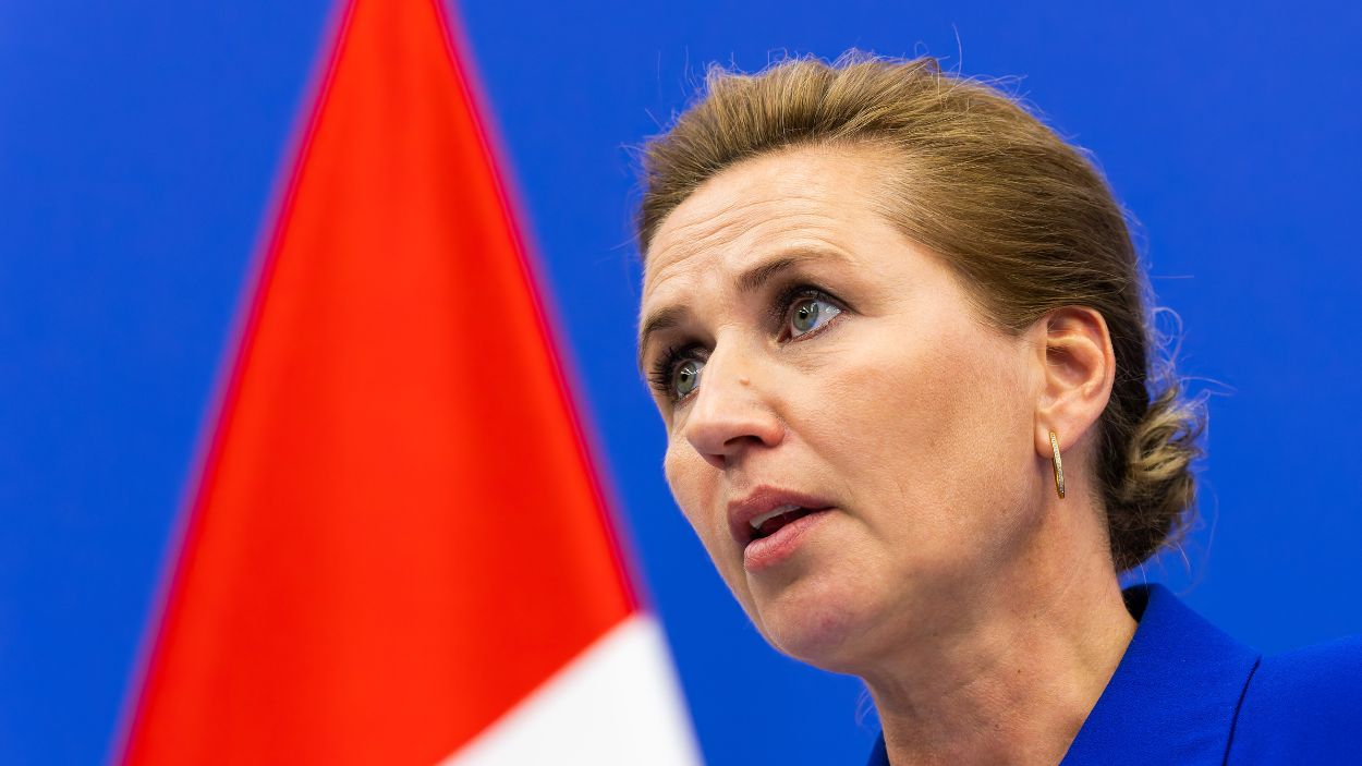 La primera ministra de Dinamarca, Mette Frederiksen, durante una comparecencia de prensa. EP.