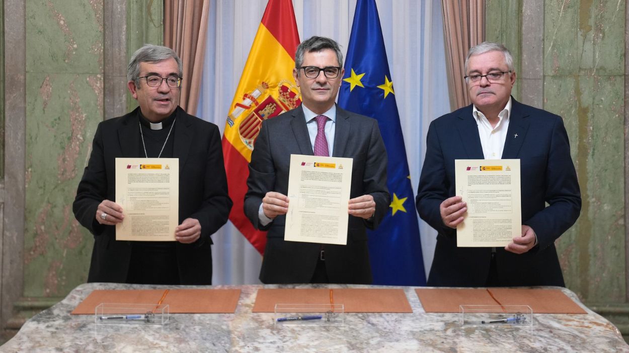 El Gobierno y la Iglesia firman un acuerdo para la reparación y reconocimiento de las víctimas de abusos. Moncloa