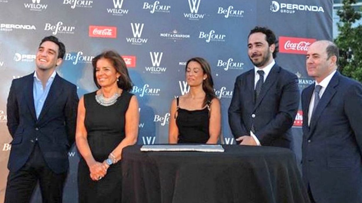 Ana Botella, presente en la inauguración del proyecto hostelero de Víctor de Aldama en las Cuatro Torres de Madrid. Año 2014