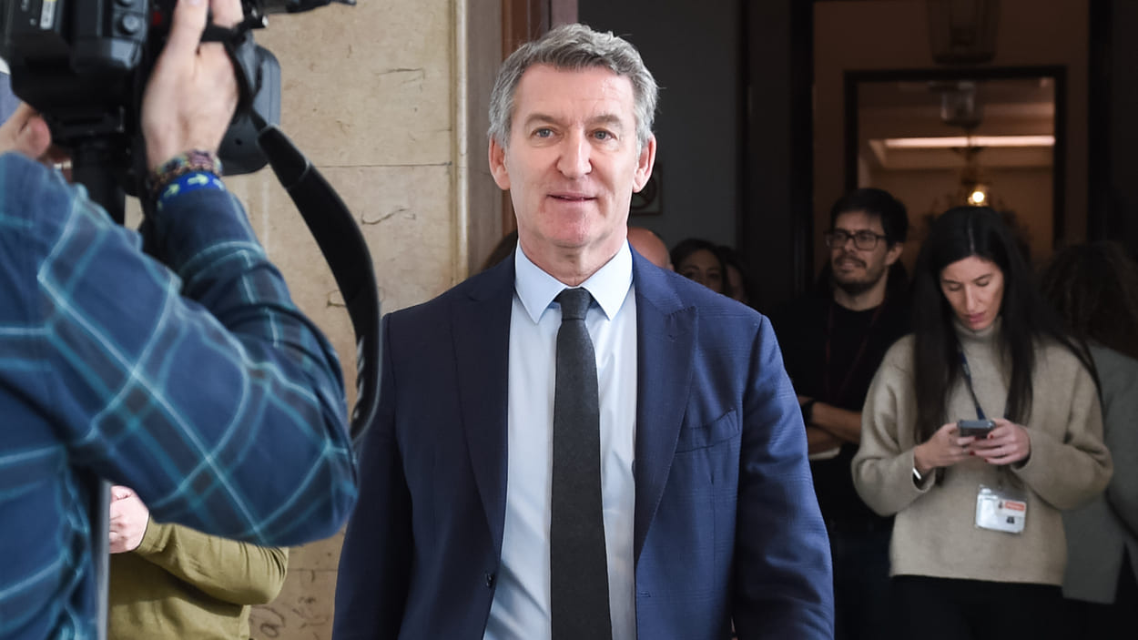 El presidente del Partido Popular (PP), Alberto Núñez Feijóo, a su salida del Congreso para declarar ante la jueza de la DANA. EP.