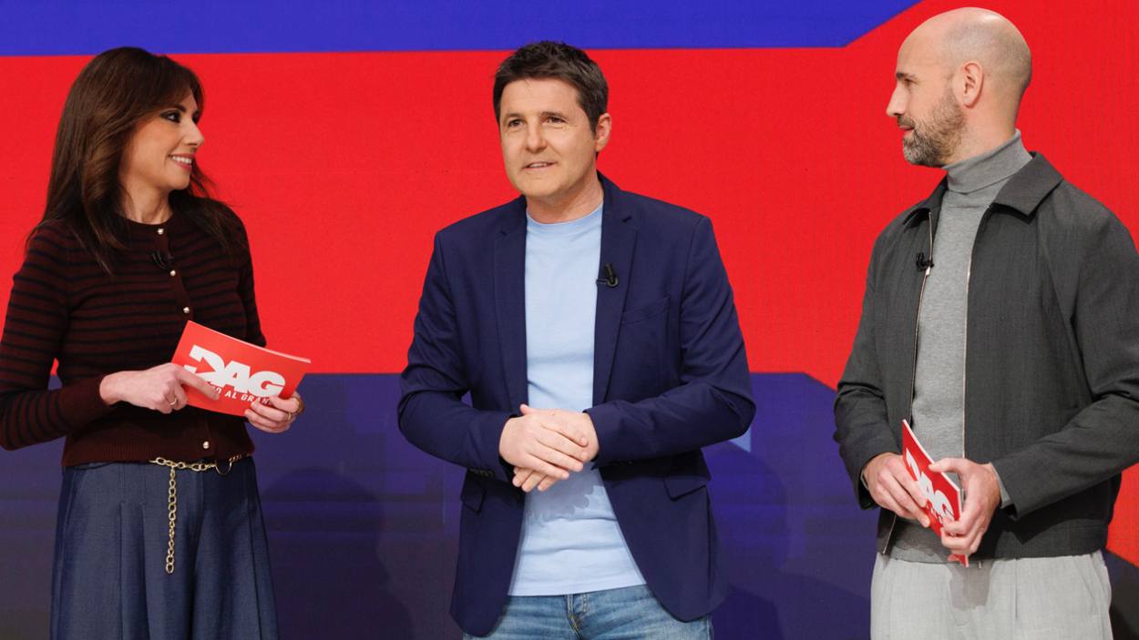 Marta Flich, Jesús Cintora y Gonzalo Miró, presentadores de 'Directo a la gente'