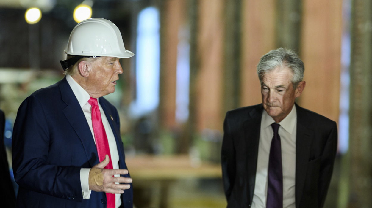 El presidente de los Estados Unidos, Donald Trump, y el presidente de la Reserva Federal (Fed), Jerome Powell. EP.