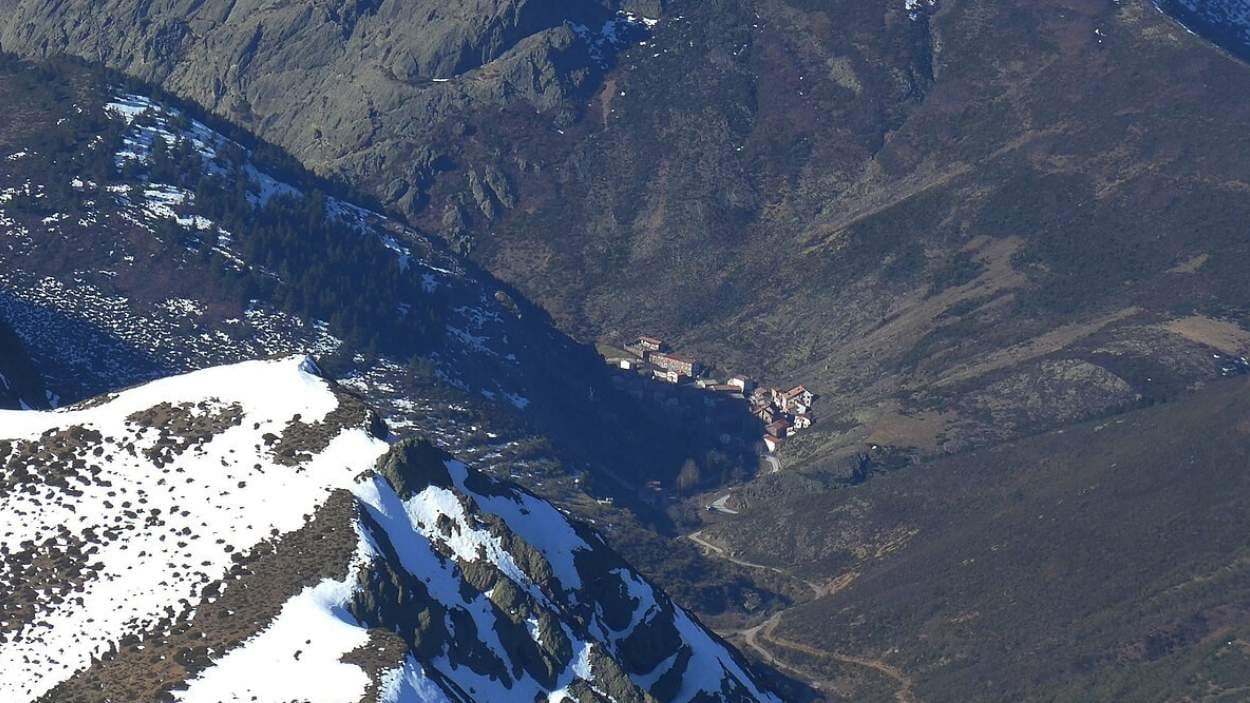 Llánaves de la Reina (León), el pueblo donde más nieva en España. WIKIPEDIA