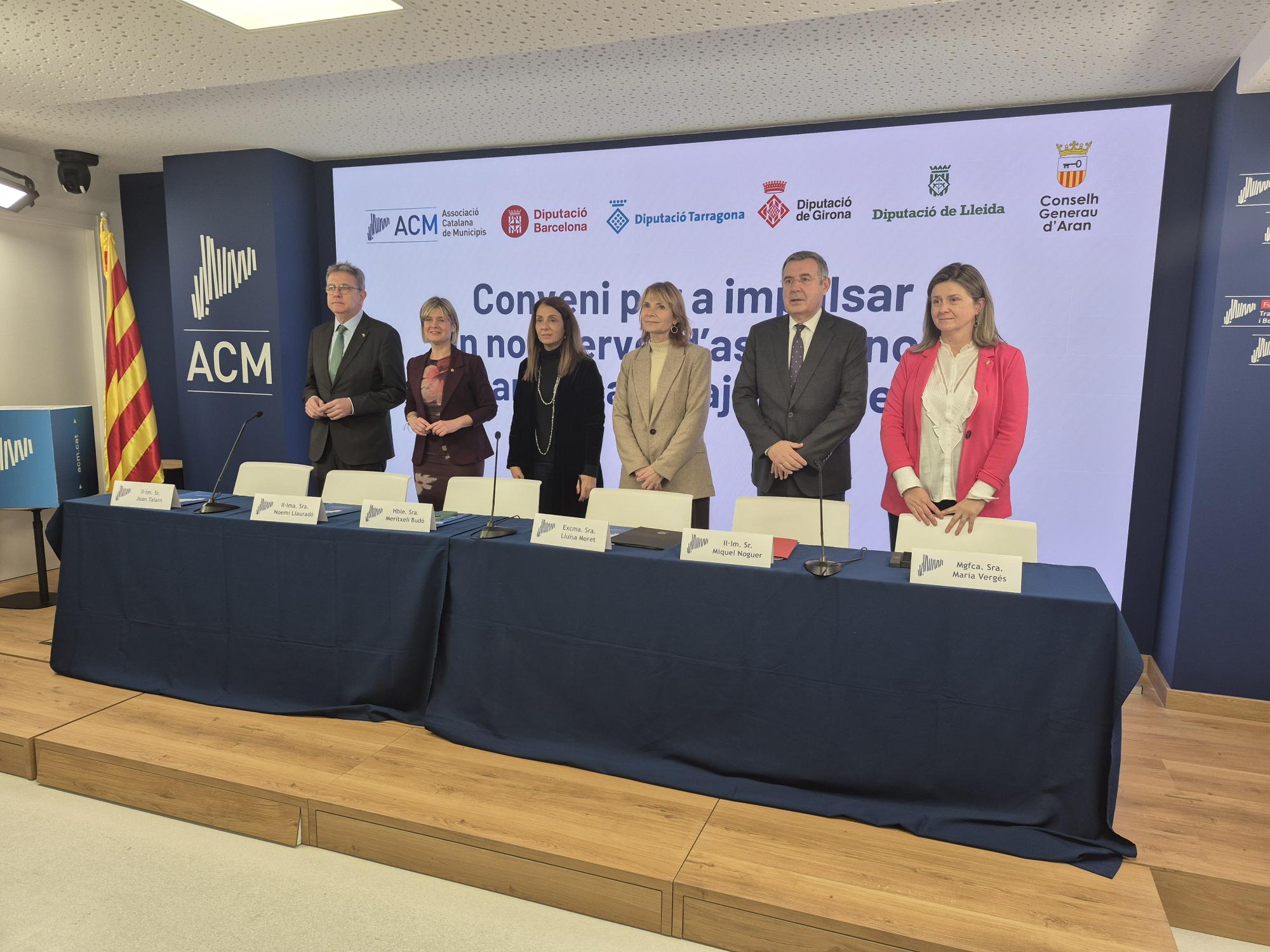 La Diputación de Barcelona firma del convenio para dar una mayor asistencia urbanística a los ayuntamientos, en la sede de la la Asociación Catalana de Municipios. Diputación de Barcelona
