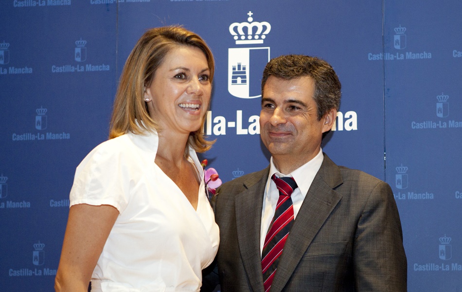 María Dolores de Cospedal, en una imagen con el cargo del PP manchego dimitido Rogelio Pardo.