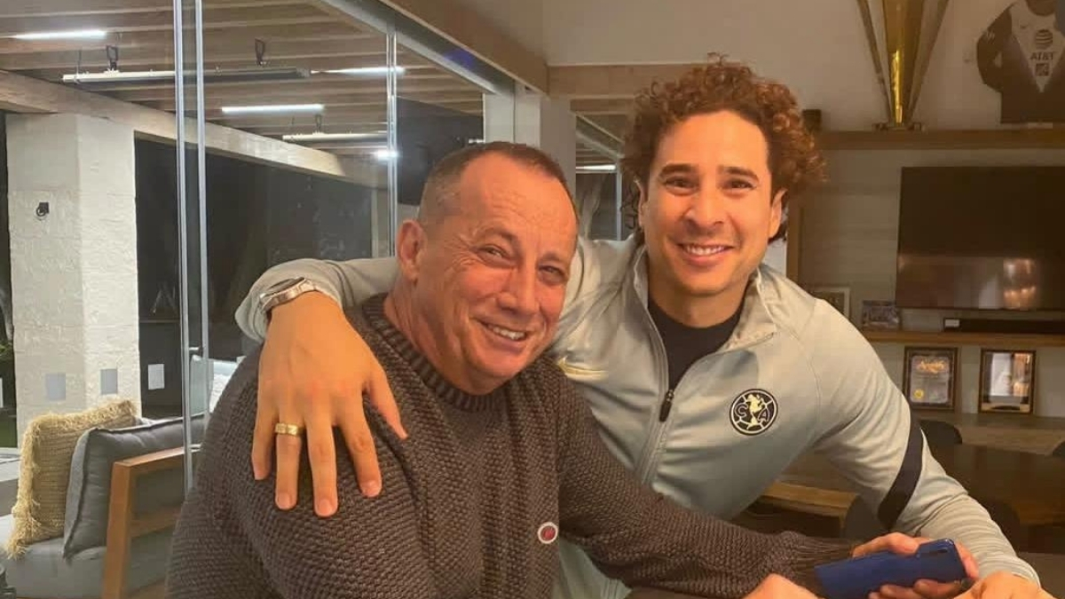 Alain Orsini junto al 'Memo' Ochoa| @yosoy8a