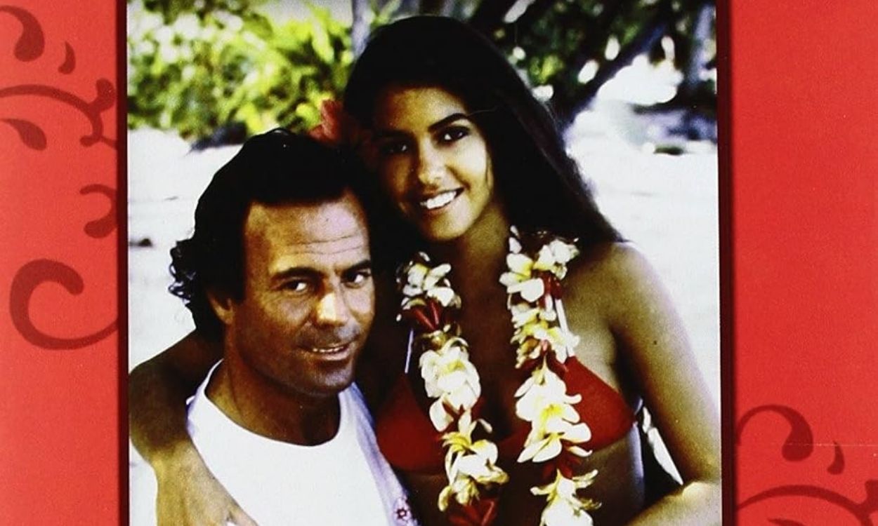 Portada del libro sobre Julio Iglesias de Vaitare. EP