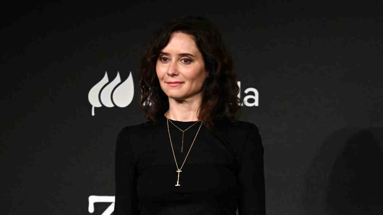 Ayuso defiende a Julio Iglesias. EP