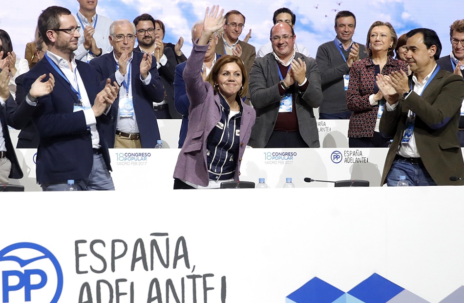 María Dolores de Cospedal, tras ser ratificada en su cargo por el presidente del PP (Foto: EFE)