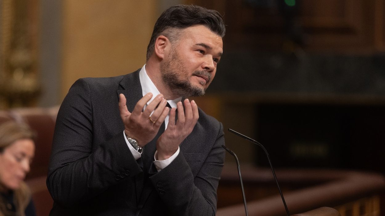 El portavoz de ERC, Gabriel Rufián, en una intervención desde la tribuna del Congreso de los Diputados. EP.