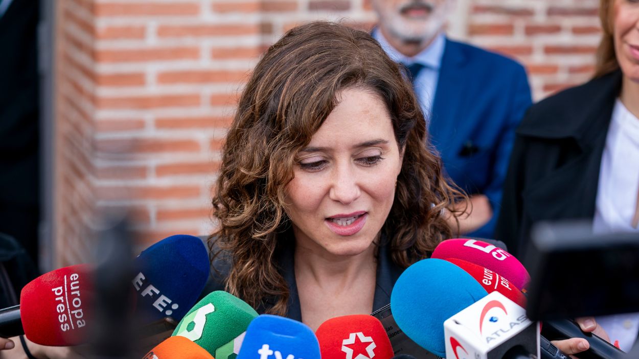 Ayuso riega con millones de euros de dinero público a medios afines sin responder a criterios de audiencia. EP