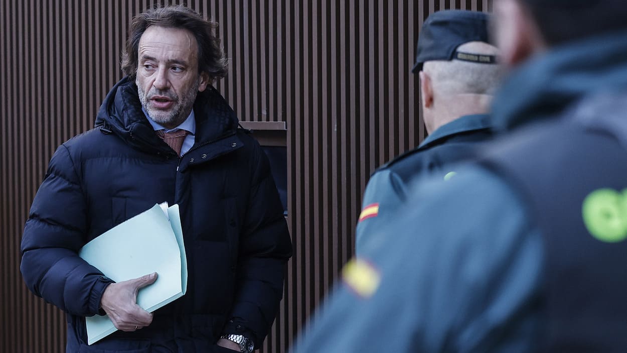 El exjefe de gabinete del expresidente de la Generalitat José Manuel Cuenca a su llegada a los juzgados de Catarroja. EP.