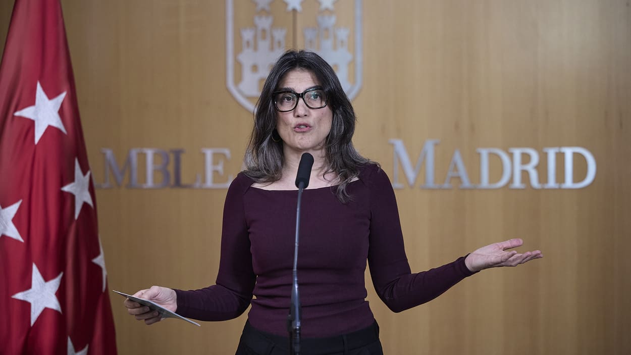 La portavoz de Más Madrid, Manuela Bergerot, durante el debate de los Presupuestos de 2026. EP.