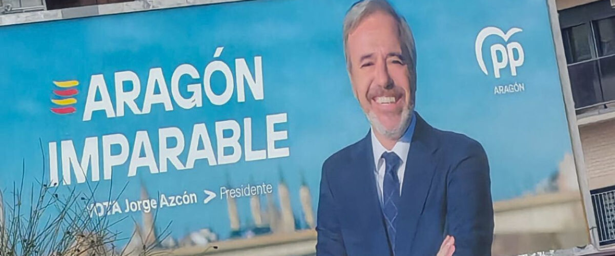 El PSOE denuncia que Azcón incumple la Ley Electoral con un cartel pidiendo el voto y el PP dice que es un “error”