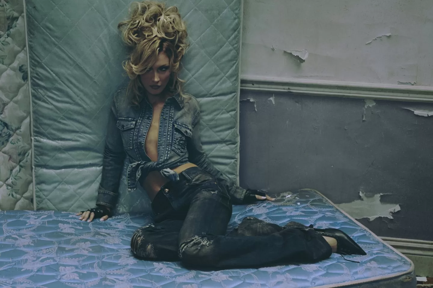 Bella Hadid-Miss-Sixty-3-8126.webp