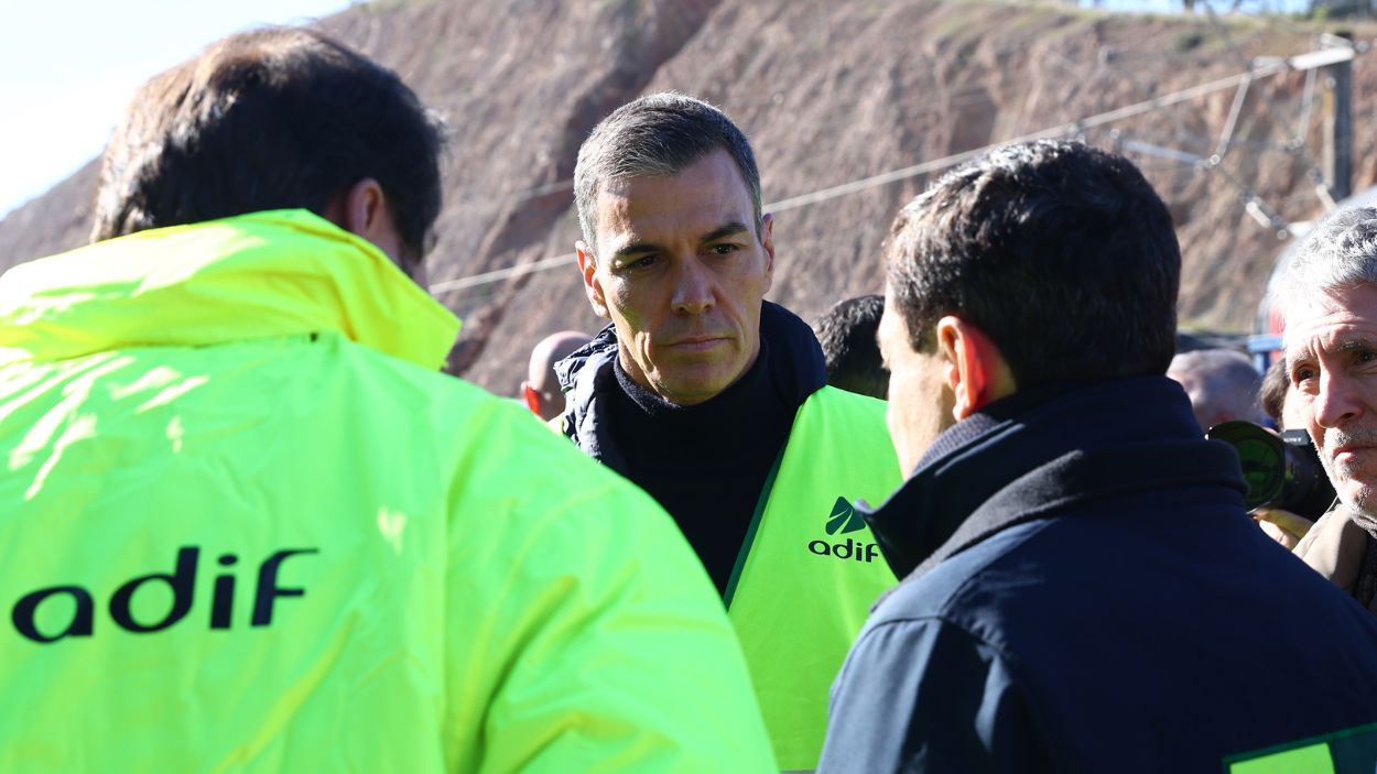 El accidente de Adamuz demuestra que otra política es posible (y quiénes buscan rentabilizar el dolor)