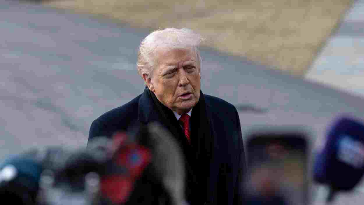 AI alerta de las prácticas autoritarias de Trump. EP