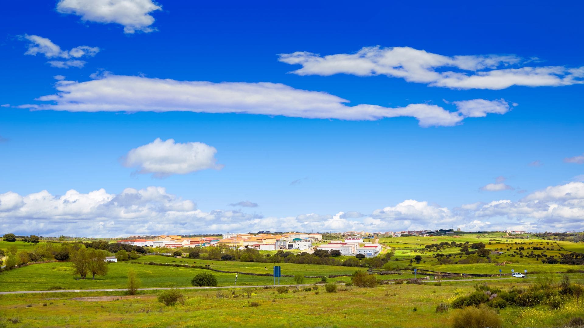 El paisaje de Guijuelo (Salamanca) explica por sí solo la estrecha relación entre el territorio, el clima y la tradición del jamón ibérico