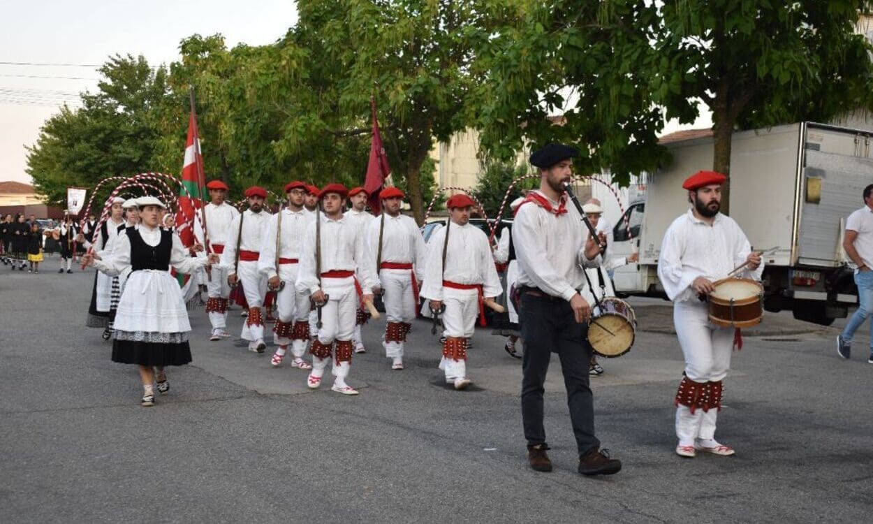 Desfile en el Festival folclórico de Guijuelo. AYUNTAMIENTO DE GUIJUELO