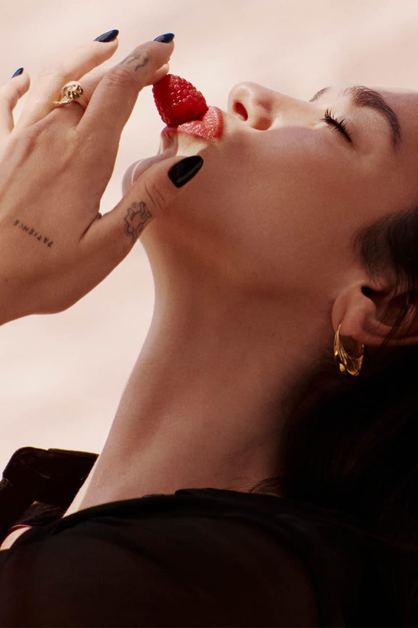 Dua Lipa y YSL Beauty presentan ‘Libre Berry Crush’