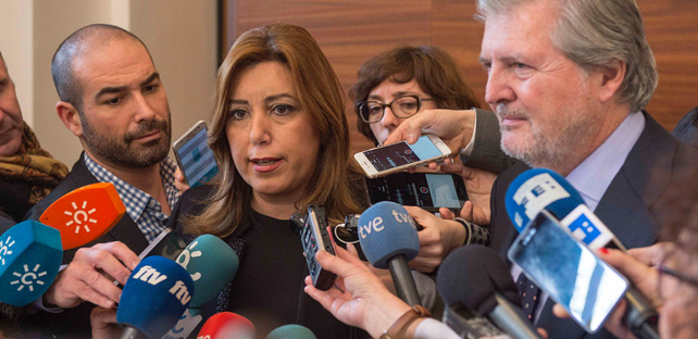 La presidenta andaluza, Susana Díaz, y el ministro de Educación, Íñigo Méndez de Vigo, hoy en Málaga.