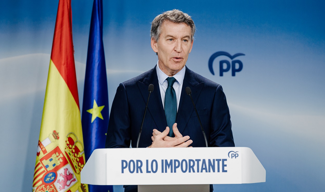 El presidente del PP, Alberto Núñez Feijóo, en la sede de la calle Génova. EP