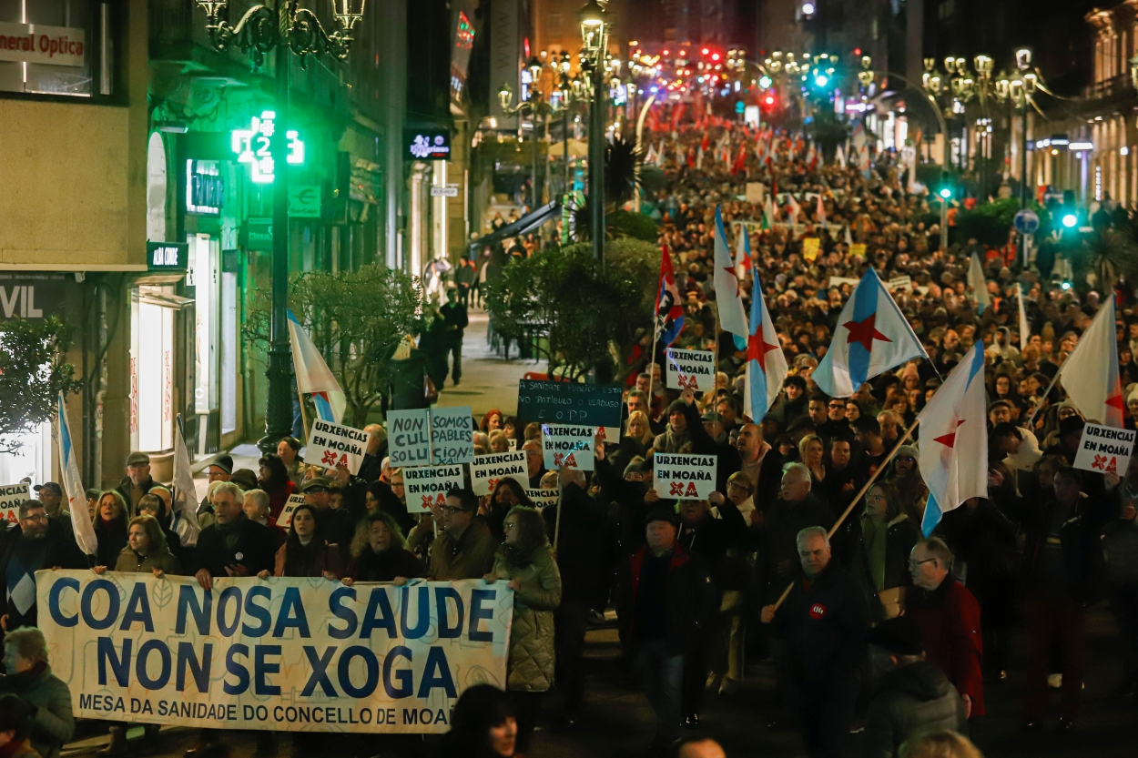 En los últimos años han sido varias las marchas en defensa de la sanidad pública gallega, como la de la imagen celebrada en Vigo en enero del año pasado (Foto: Europa Press).