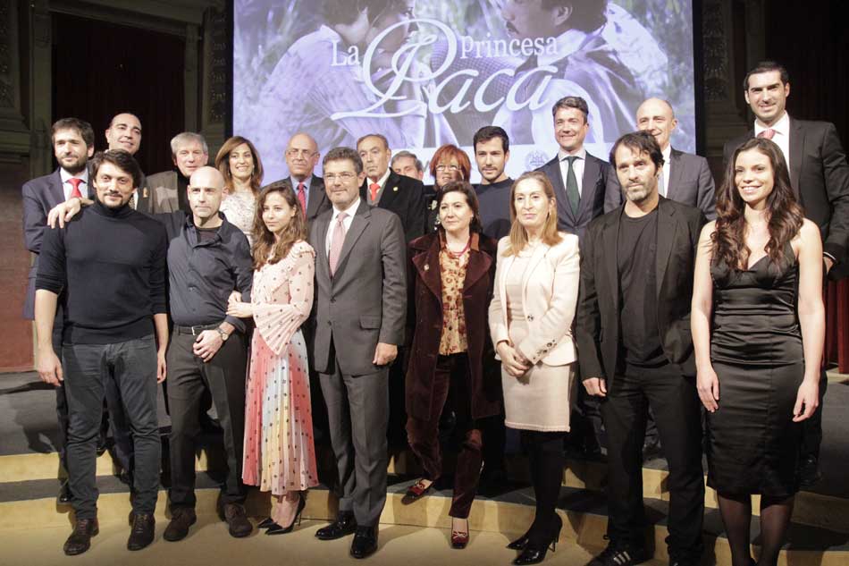 Foto de familia de la premier de 'La princesa Paca'