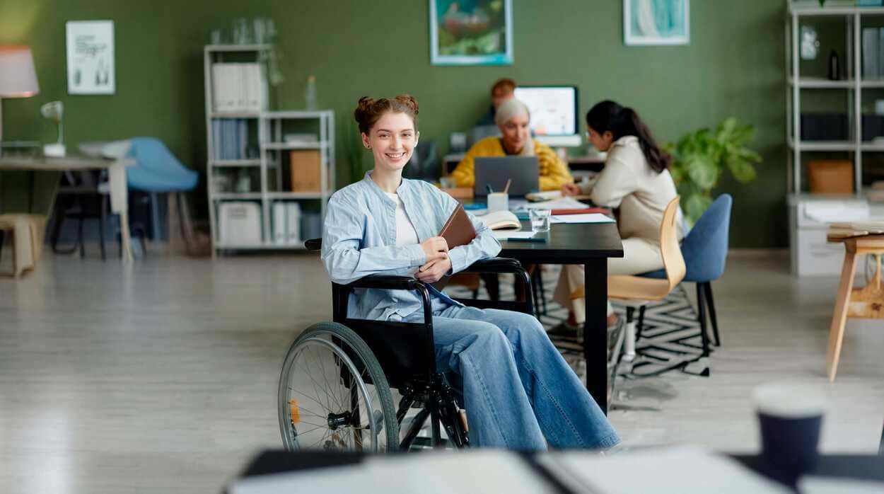 Indra Group y Fundación Universia lanzan las primeras Becas STEM para impulsar el talento joven con discapacidad. INDRA GROUP