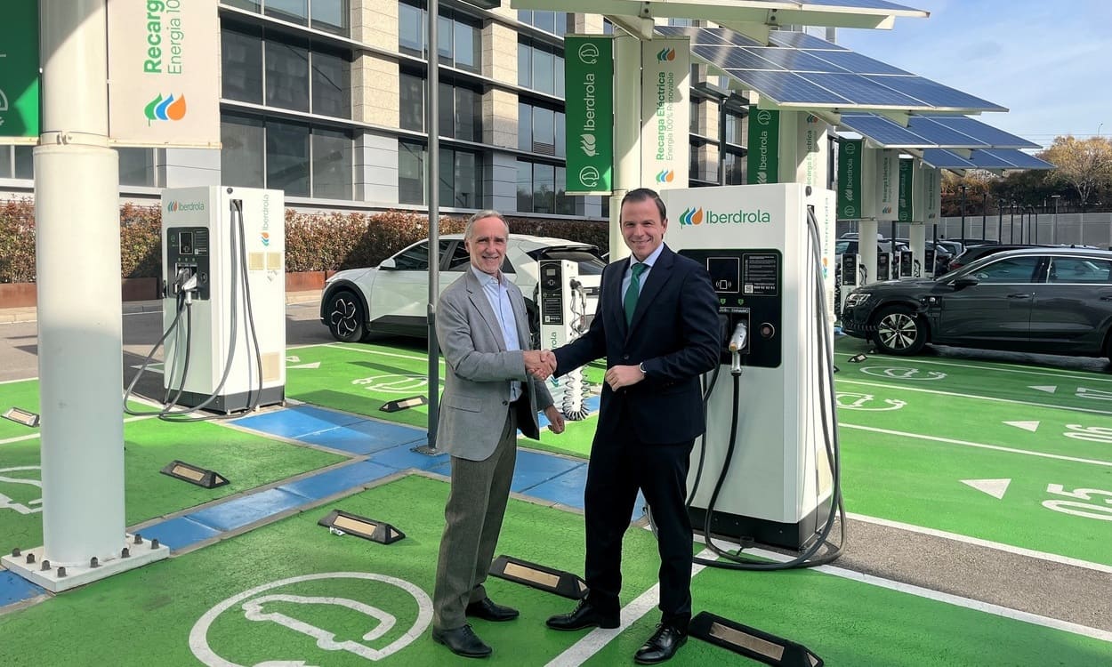 David Sierra Lluch, director de Proyectos y Sostenibilidad de Metrovacesa y Luis Buil, director de Smart Solutions de Iberdrola