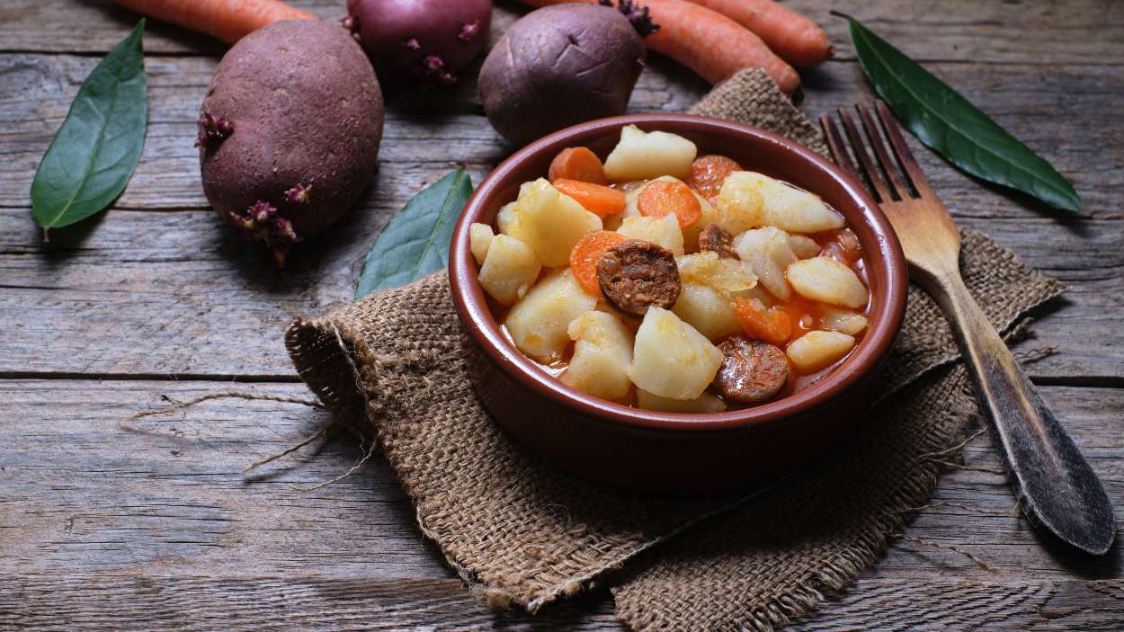 Patatas a la riojana: el receta tradicional que sigue reinando cuando baja la temperatura