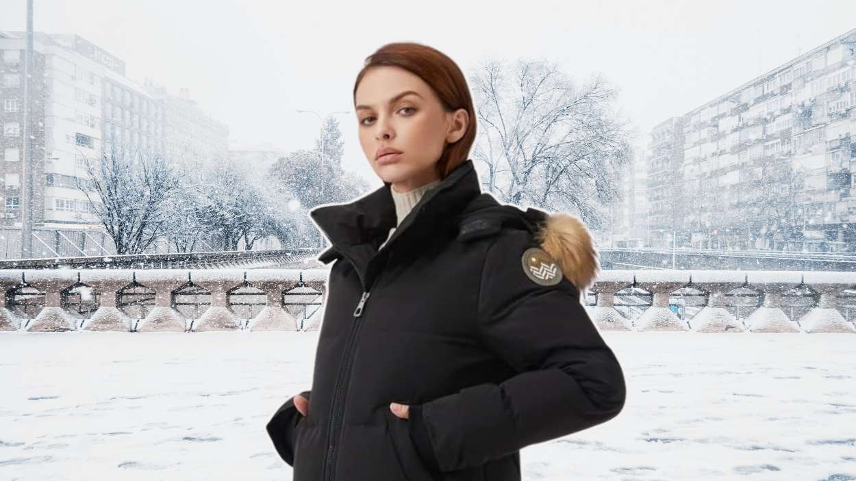 El abrigo de mujer que necesitas para sobrevivir a la nevada en Madrid