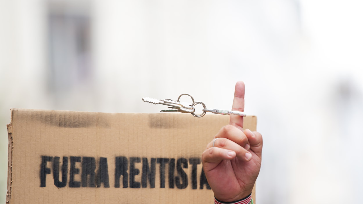 PP, Vox y Junts dejan a las familias vulnerables sin protección ante desahucios. EP.