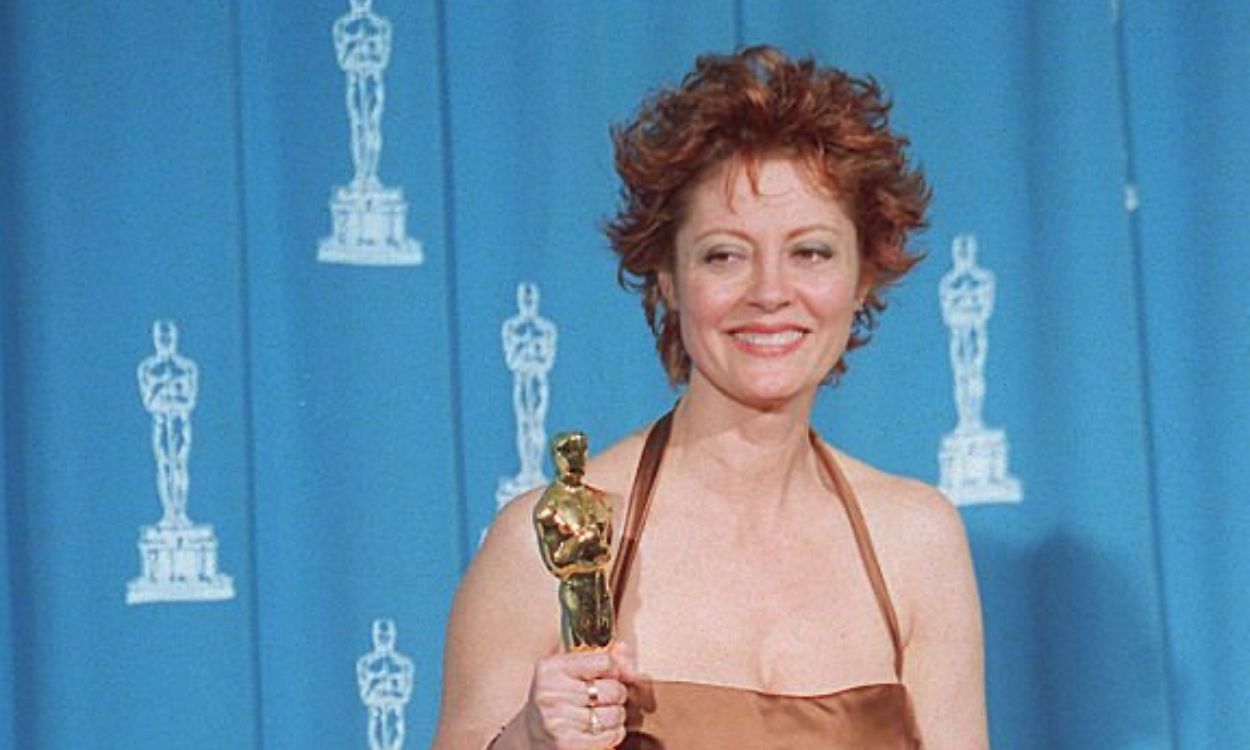 Susan Sarandon con su Oscar a Mejor Actriz. Redes Sociales