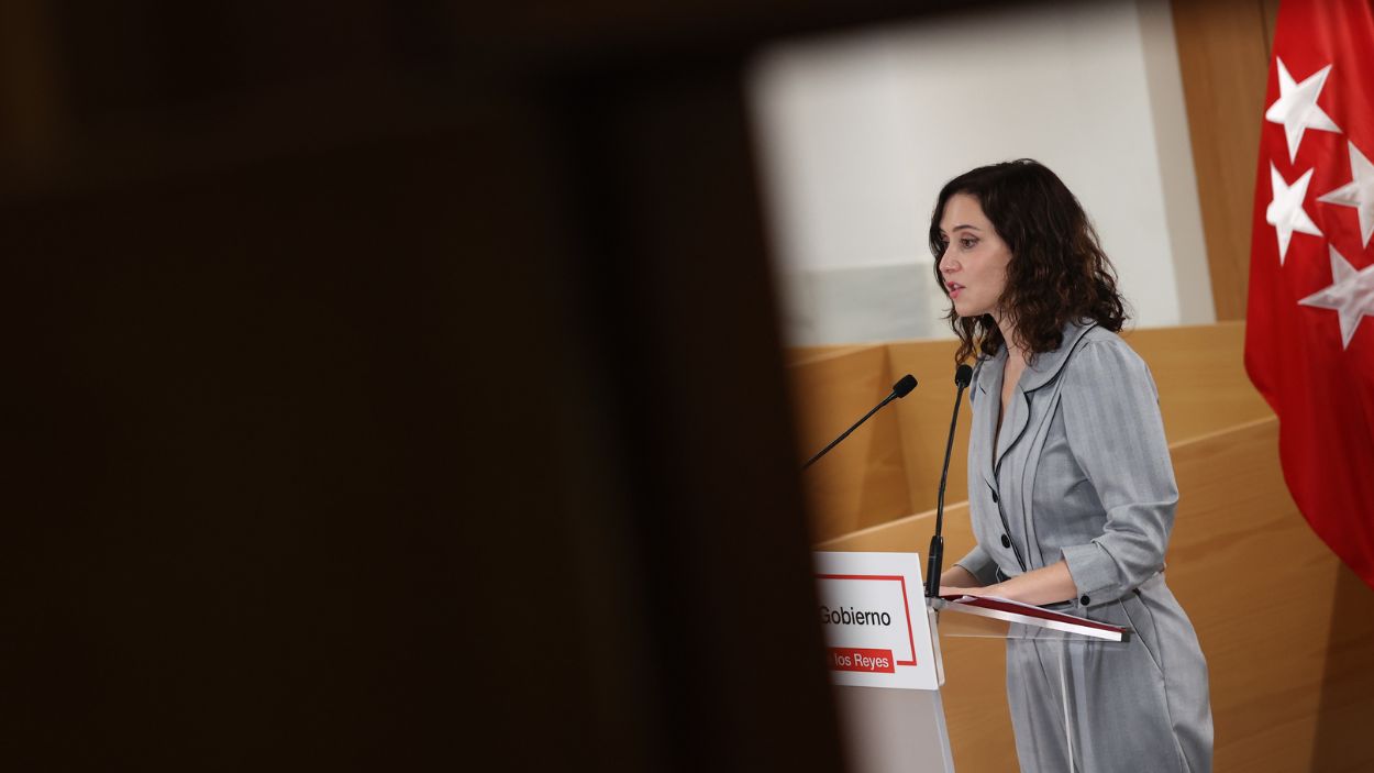 La presidenta de la Comunidad de Madrid, Isabel Díaz Ayuso, durante una rueda de prensa en el Ayuntamiento de San Sebastián de los Reyes. EP.