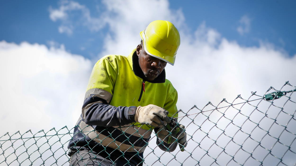 Los datos de la última regularización de migrantes tumban las tesis de PP y Vox. EP.
