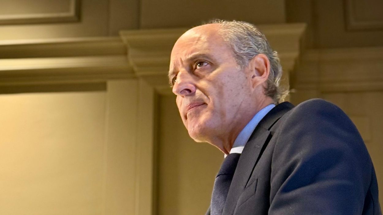 Camps busca apoyos para dar batalla a Perez Llorca y recuperar el PPCV en 2027. EP