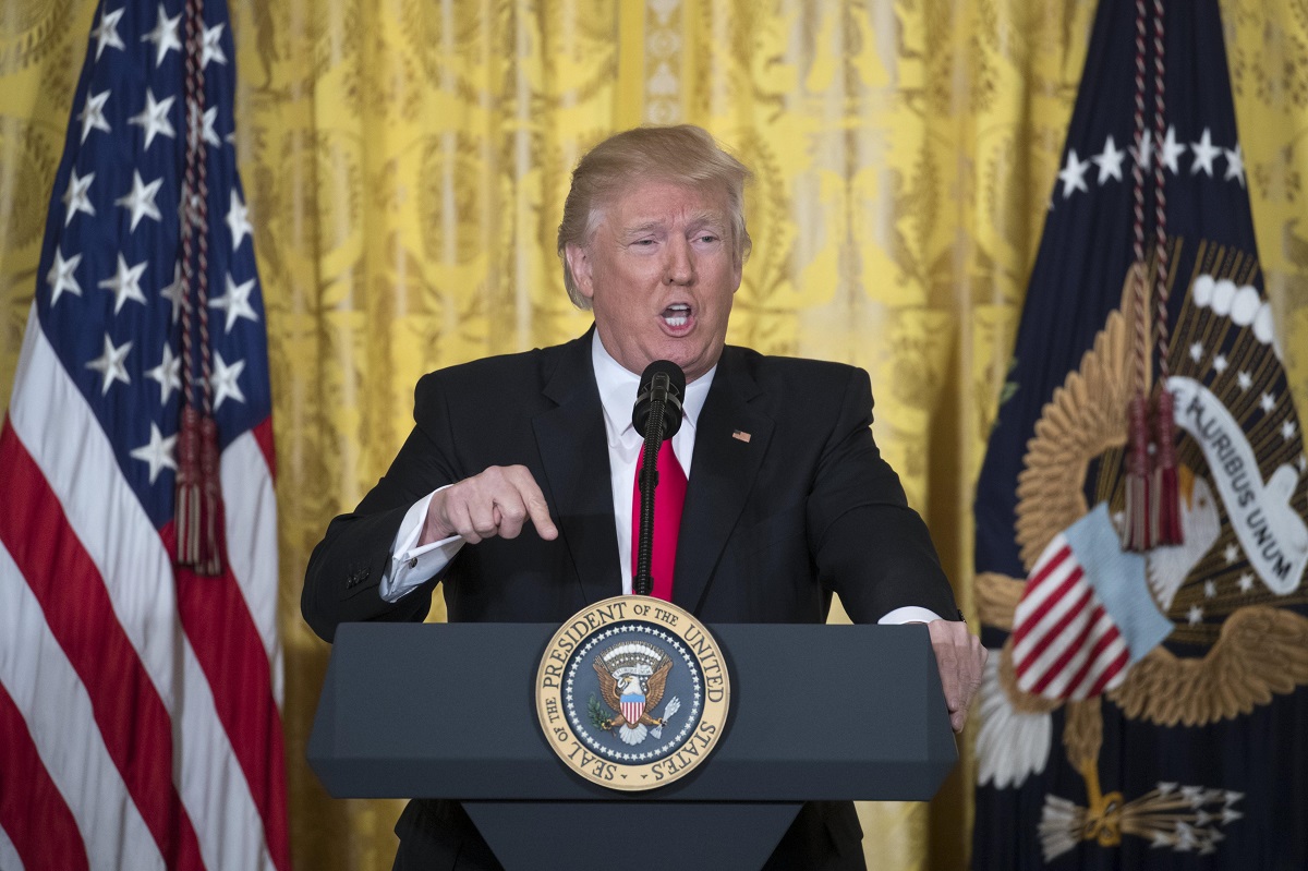 El presidente de Estados Unidos, Donald Trump, habla durante una conferencia de prensa.