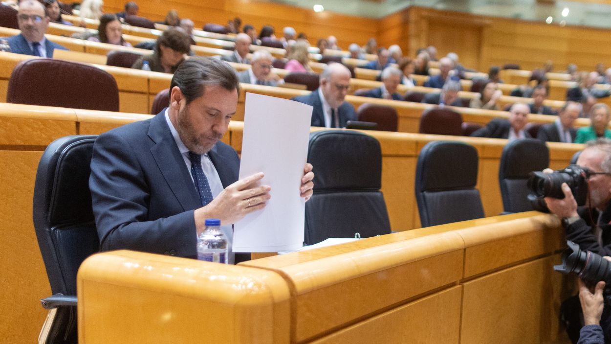 El ministro de Transportes, Óscar Puente, en el Senado. EP