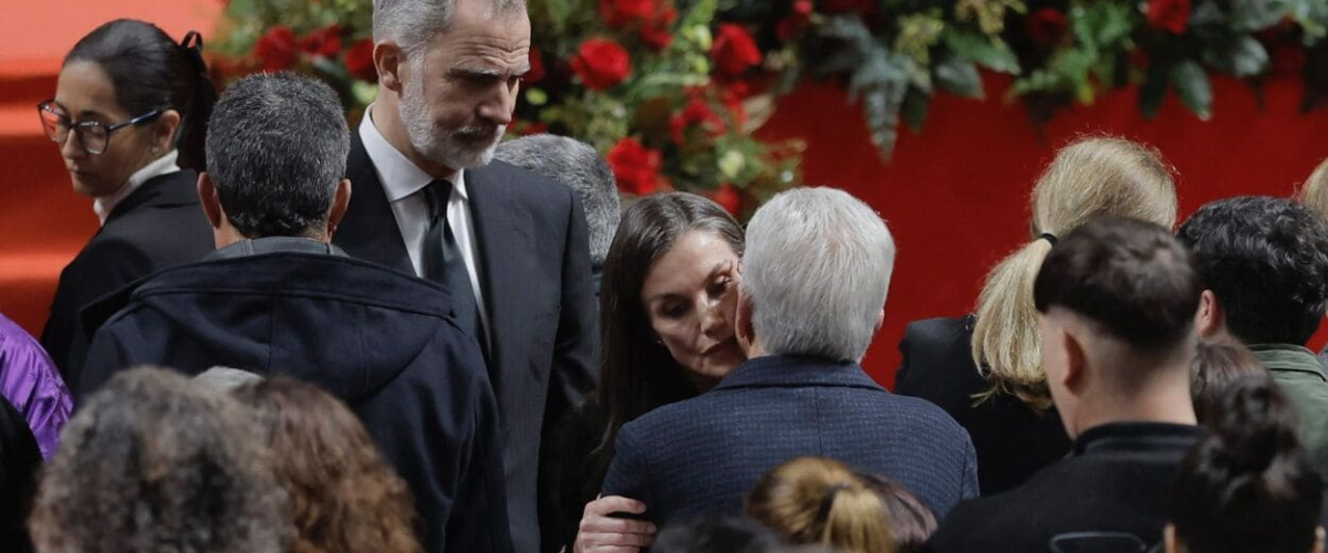 Los reyes arropan a las víctimas de Adamuz en la misa funeral de Huelva