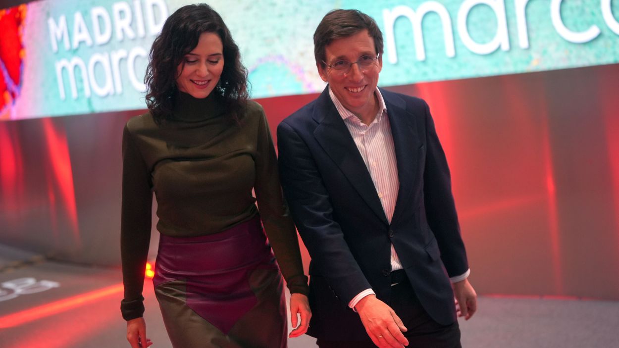 La presidenta de la Comunidad de Madrid, Isabel Díaz Ayuso, junto al alcalde de Madrid, José Luis Martínez Almeida, en FITUR. EP. 
