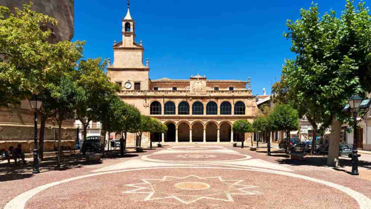 Fachada del Ayuntamiento de San Clemente (Cuenca). EP.