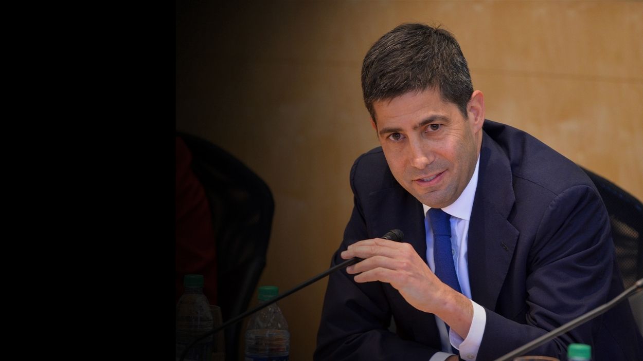 Kevin Warsh, exgobernador de la Reserva Federal (Fed), Archivo.