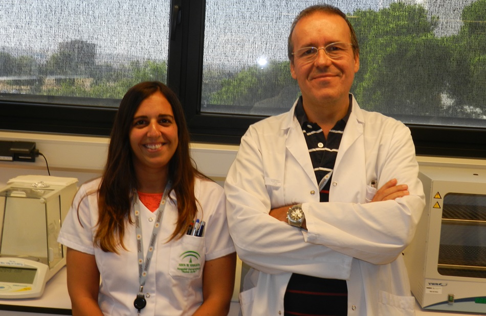 Los investigadores Antonio Rodríguez Ariza y Laura López, responsables del estudio.