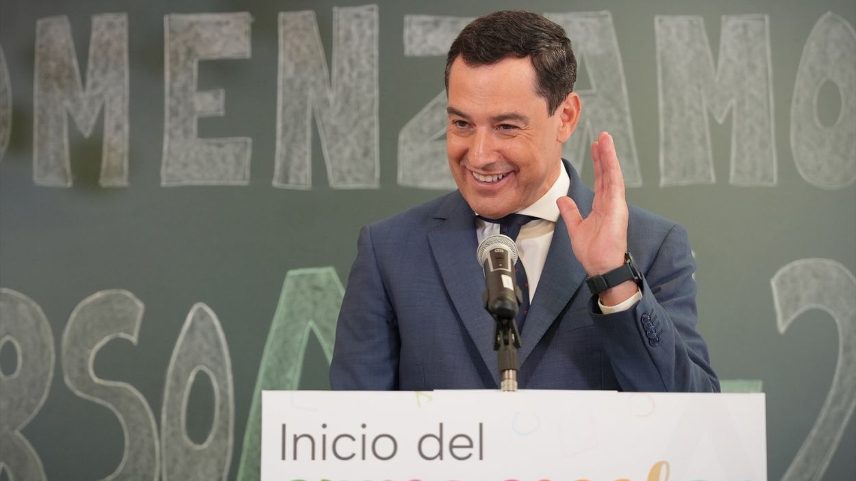 Presidente de la Junta de Andalucía, Moreno Bonilla, en el inicio del curso escolar 2025 / EP