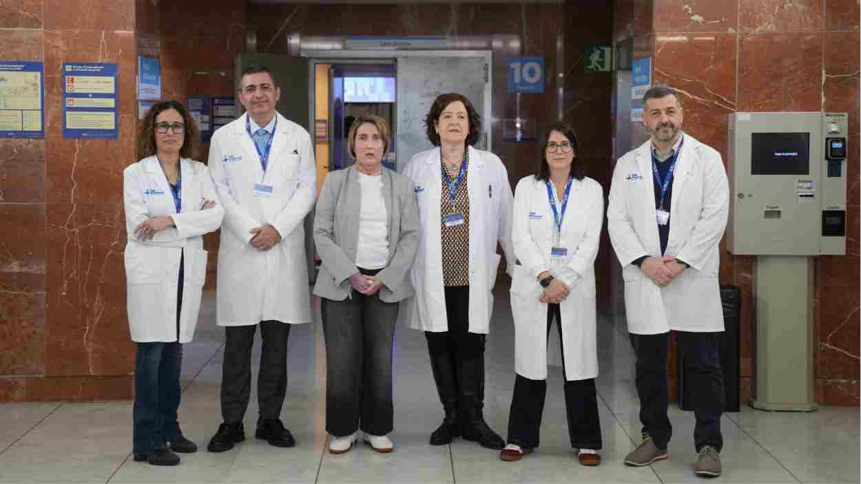 El hospital Vall d'Hebron de Barcelona realiza el primer trasplante de cara del mundo con una donante de eutanasia. EP