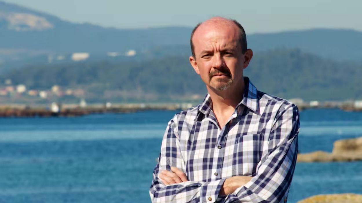 El periodista y escritor Carlos Hernández de Miguel. Archivo.